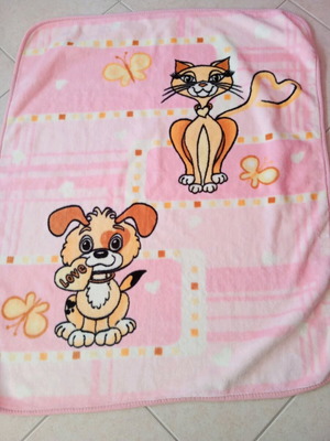 Crib blanket like new velour, size 1.30x1.05