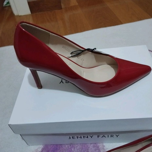 Jenny Fairy red patent leather pumps new, size 38