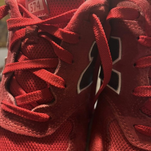 New Balance 574 sneakers used, burgundy color, size 40