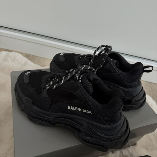 Balenciaga Triple S sneakers like new, size 38, black