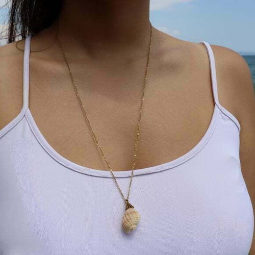 Long necklace with natural shell and stainless steel chain new
