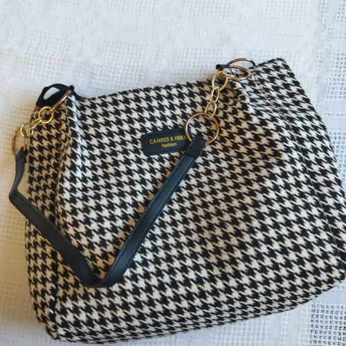 Soft shoulder bag like new