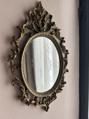 Baroque wall mirror used with gold acanthus leaf frame, polyresin