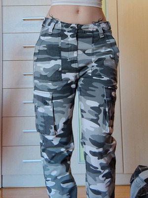 Bershka Camo Print Cargo Pants like new, size 34