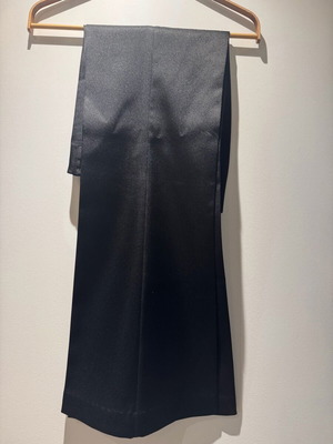 Γυναικείο Μαύρο Παντελόνι Positivo Fashion S μεταχειρισμένο, σατινέ υφή