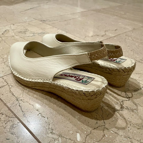 Adam's Shoes beige leather summer sandals like new, size 37