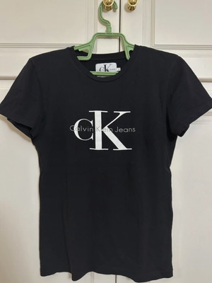 Μπλουζάκι Calvin Klein μαύρο, σαν καινούργιο, μέγεθος S