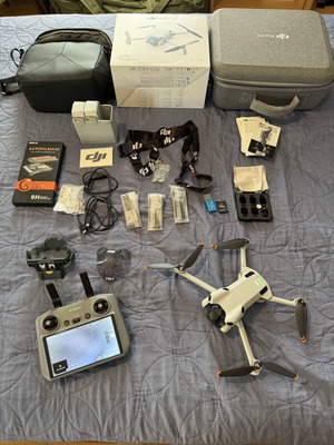 DJI Mini 4 Pro FlyMoreCombo with DJI RC2 controller