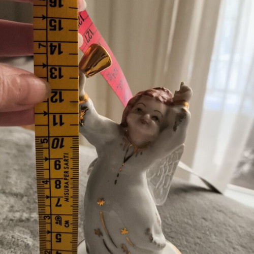 Porcelain angel figurine like new