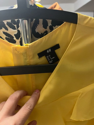 Φόρεμα με βολάν H&M μεταχειρισμένο, κίτρινο