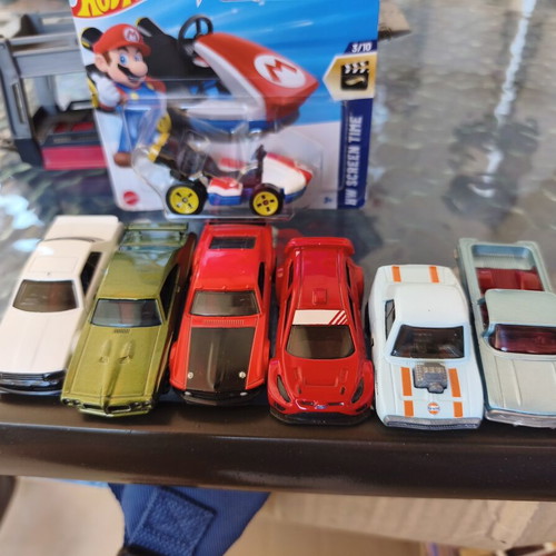 Αυτοκίνητα Hot Wheels πακέτο 6 με Super Mario Kart σαν καινούργιο