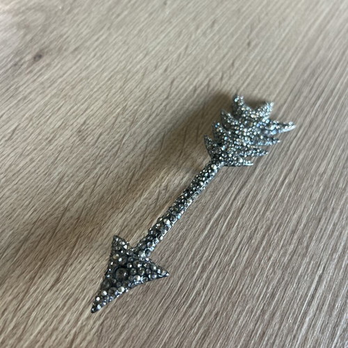 Handmade arrow brooch with rhinestones like new