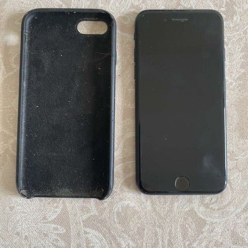 Apple iPhone 7 32GB black like new