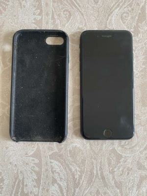 Apple iPhone 7 32GB black like new