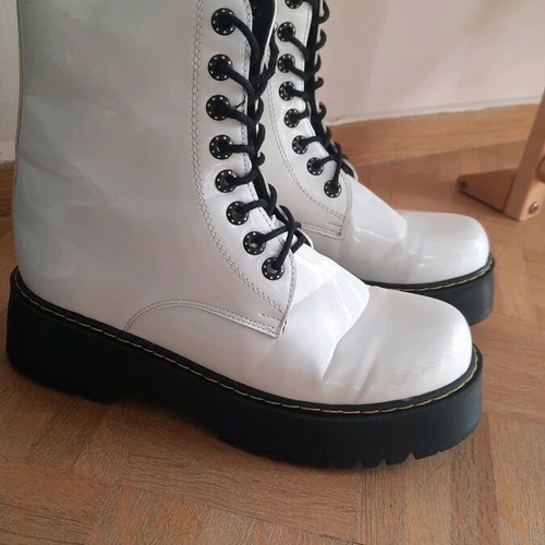 White Dr.Martens Style Ankle Boots used, size 40
