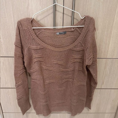 Stradivarius light sweater pink - dusty apple with gold thread like new