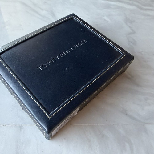 Tommy Hilfiger men's leather wallet, brown