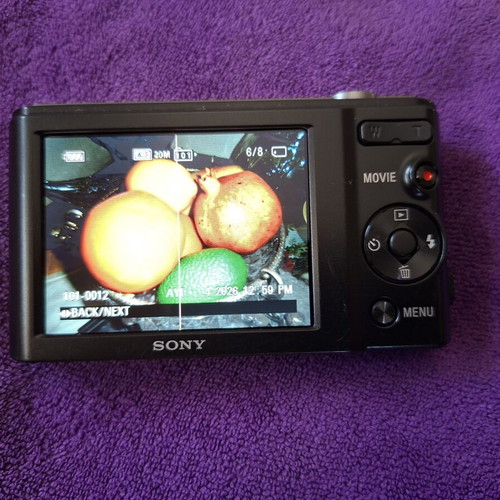 Sony W810 Compact camera 20.1MP optical zoom 6x with 2.7" screen