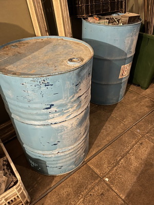 Heavy-duty barrels used, set of 2