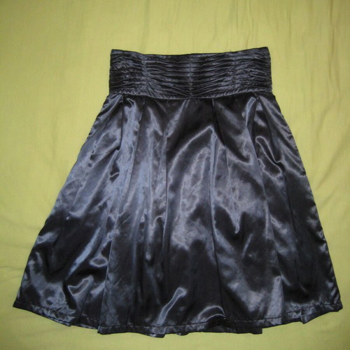 Zini navy satin skirt high-waisted like new
