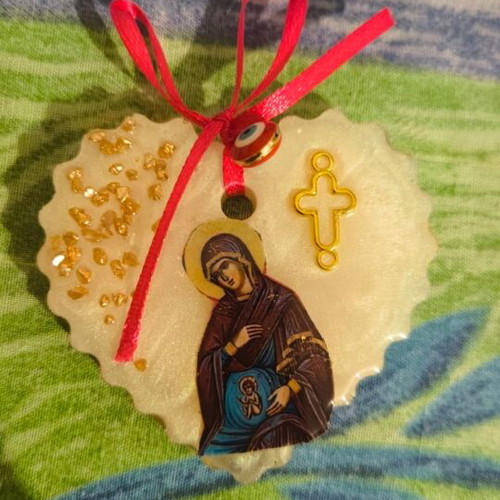 Amulets made of liquid glass handmade, new