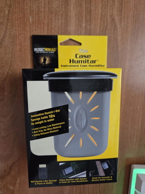 Guitar Case Humidifier Music Nomad new, unopened
