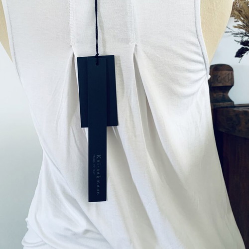 Kai-aakmann asymmetrical blouse new, white