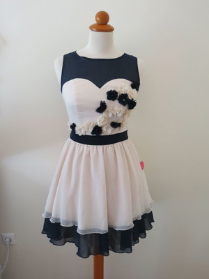 Chi Chi London dress size UK 8 new with small defect