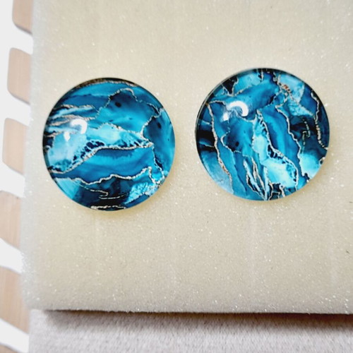 Resin earrings with blue-green waves and silver stud new
