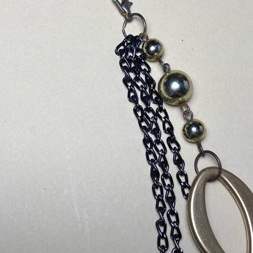Quadruple necklace like new with three chain rows and beads