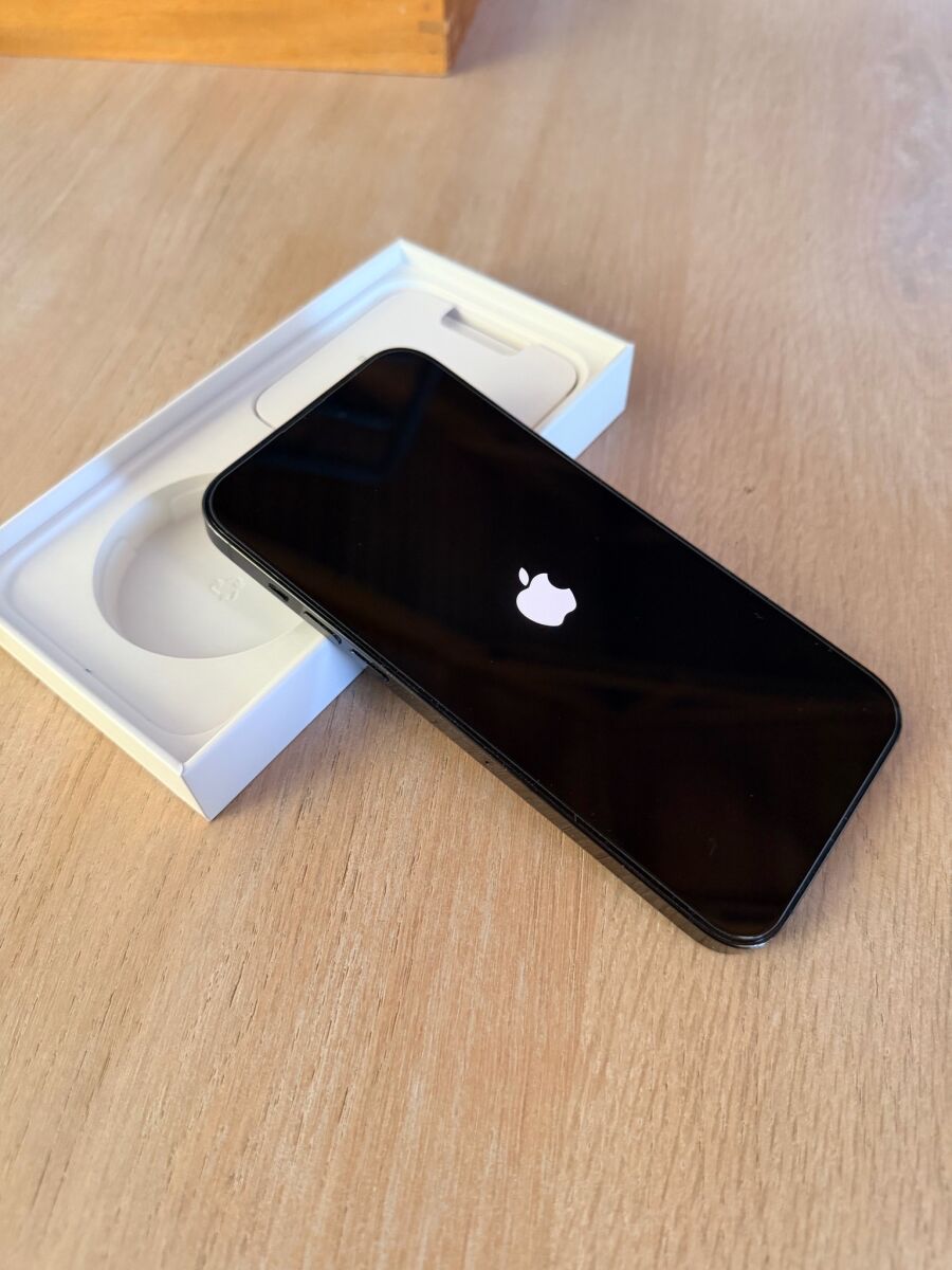 iPhone 14 Pro Max 256GB black like new - € 570,00 - Vendora.cy