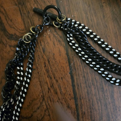 Vintage women's necklace like new, black
