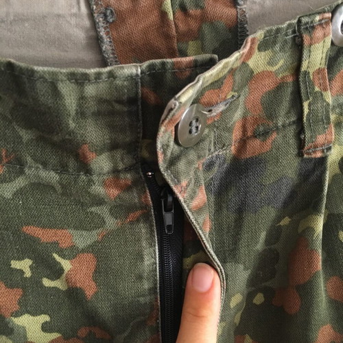 Vintage German military camouflage cargo pants S