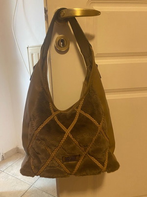 Shoulder bag brown with fur detail and strap new