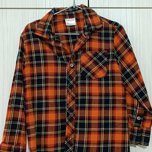 Prenatal shirt for boy 3-4 years like new, long sleeve, black and orange