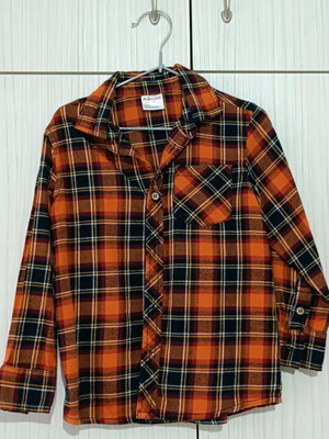 Prenatal shirt for boy 3-4 years like new, long sleeve, black and orange