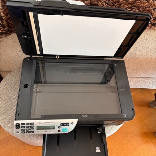 HP printer like new without box with free ink
