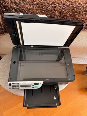 HP printer like new without box with free ink