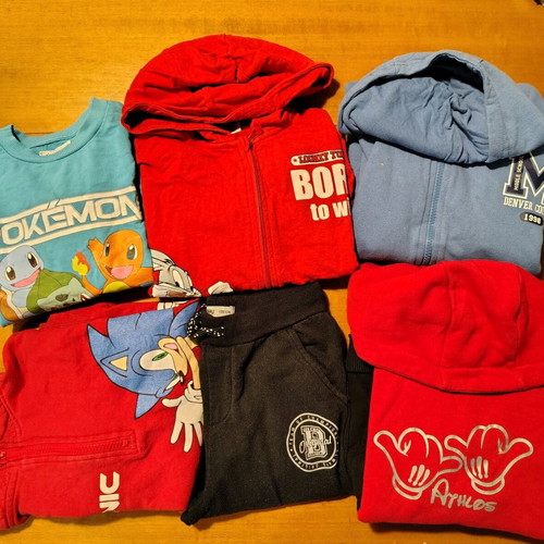 Children's clothing pack used, 2 jackets, 3 sweatshirts, 1 tracksuit age 6