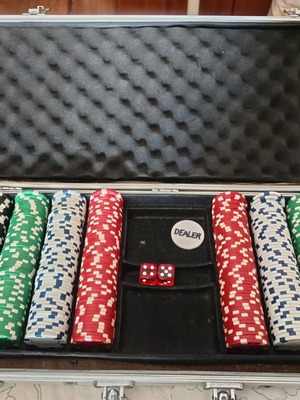 Casino chips set in aluminum case with dice, no cards