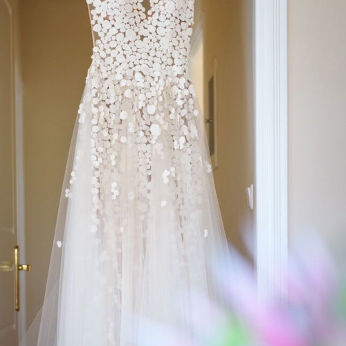 Konidi wedding dress like new, aristocratic and modern ivory