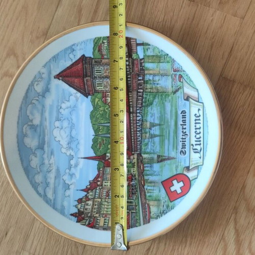 Decorative plate from Switzerland like new, 21 cm diameter