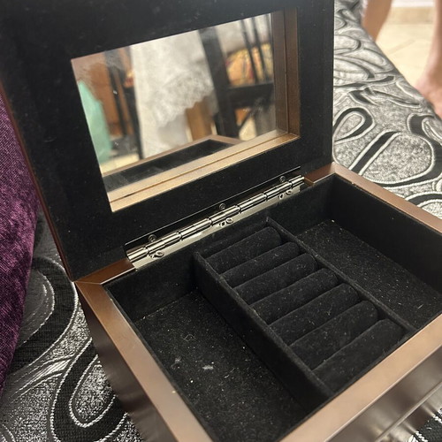 Jewelry box like new