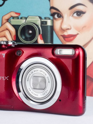 Nikon Coolpix A10 digital camera used with 32GB SD card