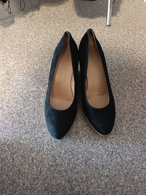 Viguera black suede espadrilles with rope sole, like new