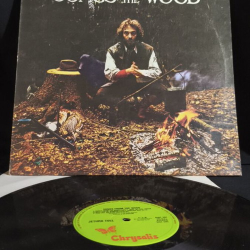 Jethro Tull Songs From The Wood vinyl used, good condition