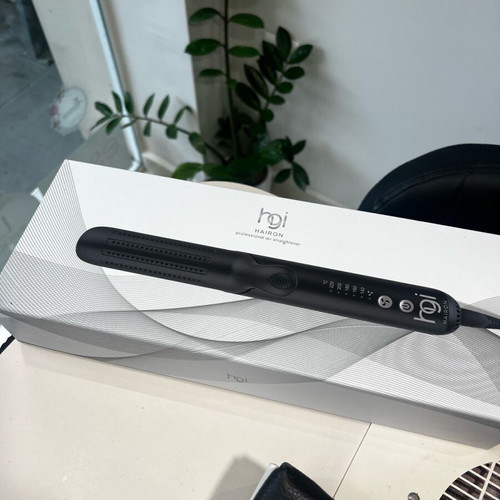 Hgi Professional Hair Straightener like new with air option for less heat