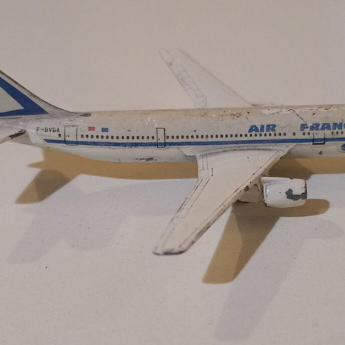 Vintage metal Airbus A300B model airplane Air France used