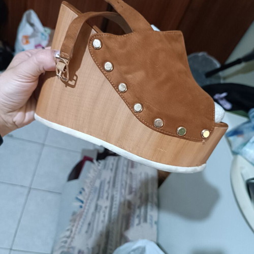 Brown suede platform sandals like new with metal studs