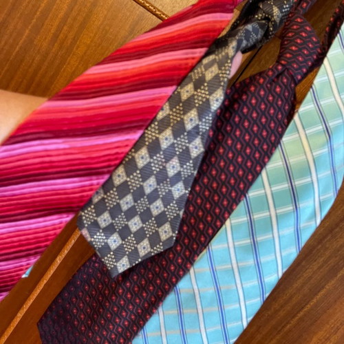 Branded ties used, pack of 4 pieces
